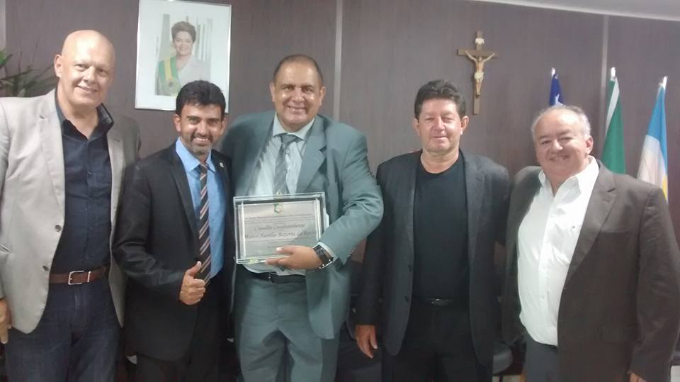 Titulo (2)